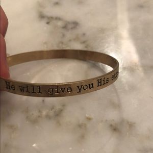 Engraved Gold Dainty Bracelet